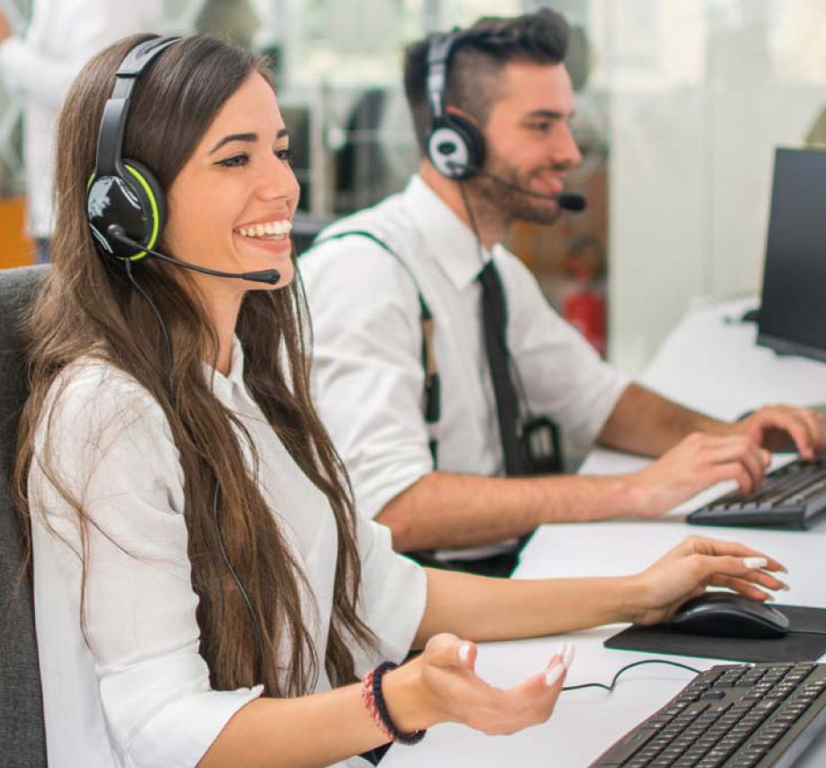 Callcenter Mitarbeiter telefonieren